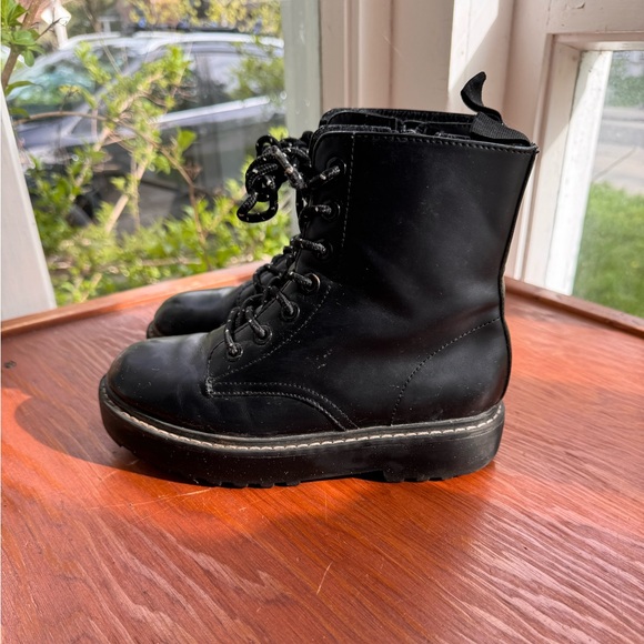 Kids fleece lined combat boots zip up H&M size 1 - Picture 2 of 8
